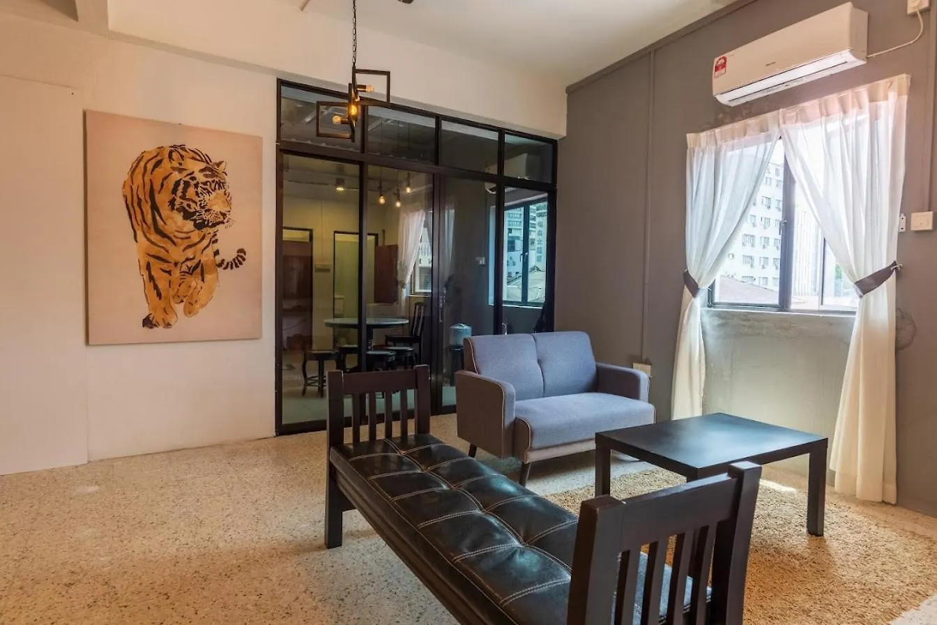 Mac Inn 94 George Town